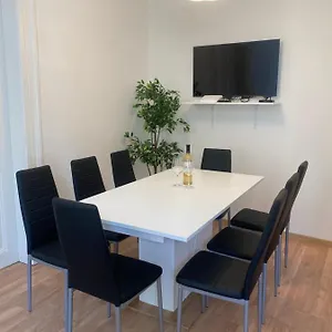 https://designed-apartment-next-to-vaclav-square-with-terrace.praguehotelsweb.com